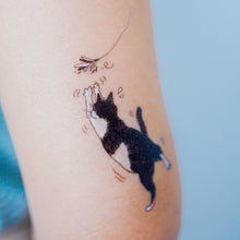 Load image into Gallery viewer, Black & White Cat Combo Tattoo ManE Ink HK Tattooist LAZY DUO Comic Style Playful Black Cat White Cat Tattoo Stickers 美漫風格黑貓紋身白貓玩耍合體技浪浪不哭喵咪寵物刺青香港紋身貼紙Kitten Tattoo Ideas Neko Tattoo Meow Animal Pet Tattoos HK Temporary Tattoo Sticker Water Color Tattoo LAZY DUO Tattoo Shop Hong Kong HK 紋身師設計印刷訂做客製 Custom Temporary Tattoo Event Printing Tattooist artist HK tattoo shop MANE INK Tattooer Tattoo Artist Taiwan fine line ornament tattoo 台灣製 刺青師紋身師