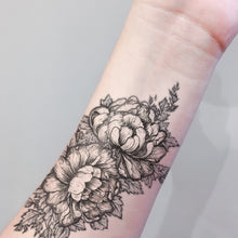 Load image into Gallery viewer, 經典懷舊香港情懷牡丹花紋身貼紙紅花藍花復古典雅唯美牡丹花刺青Old Hong Kong Vintage Peony Flower Tattoos LAZY DUO Temporary Tattoo Shop HK Hong Kong Mane.ink 香港刺青紋身貼紙設計印刷訂做客製 stom Temporary Tattoo Event Printing Tattooist artist HK tattoo shop MANE 動物刺青 彩色紋身 香港女紋身師刺青師 認領圖日系小清新韓國刺青