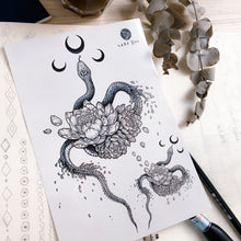 Load image into Gallery viewer, Alchemy Snake & Moon Tattoo - LAZY DUO TATTOO Alchemy Snake Tattoos Moon Tattoos Men Tattoos Blackwork Tattoos Dark Tattoos Tarot Tattoos Realistic tattoo Stickers Long Lasting Temporary Tattoos Skull Crown Tattoo Old School Tattoo American Tattoo HK Hong Kong Rose Tattoo Black Work Temporary Tattoo INK LAZY DUO香港刺青紋身貼紙訂做印刷活動 紋身師 美式粗黑曼陀羅圓迷宮 自由 神秘 塔羅 玫瑰 王冠