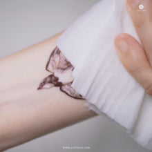 Load and play video in Gallery viewer, Fake Tattoo, Swallow pair tattoo, bohemian Tattoo 燕子刺青 LAZY DUO Temporary Tattoo Sticker - Swallow Tattoo Hong Kong Swallow Tattoo, Bird tattoo, Realistic Color Temporary tattoo Sticker, Fun Animal tattoo,  Mane Ink 香港紋身貼紙 女紋身師  燕子刺青 LAZY DUO Temporary Tattoo Sticker - Swallow Tattoo Hong Kong Mane Ink 香港紋身貼紙 女紋身師  Delicate Watercolor Swallow Tattoos - LAZY DUO TATTOO
