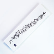 Load image into Gallery viewer, Narcissus Flower Band Tattoo｜LAZY DUO TEMPORARY TATTOO HK 水仙花紋身貼紙香港設計
