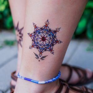 Stained Glass Blue Flower Tattoo｜LAZY DUO TEMPORARY TATTOO STICKER SHOP HK Alchemist Design Store HK HONG KONG 紋身貼紙 香港紋身認領圖 文青 美式花紋身tattoohk hongkongtattoo 小圖刺青 fine-line tattoo 簡約刺青 minitattoo linetattoo tattooartist 香港刺青 MANE INK 