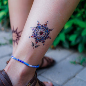 Stained Glass Blue Flower Tattoo｜LAZY DUO TEMPORARY TATTOO STICKER SHOP HK Alchemist Design Store HK HONG KONG 紋身貼紙 香港紋身認領圖 文青 美式花紋身tattoohk hongkongtattoo 小圖刺青 fine-line tattoo 簡約刺青 minitattoo linetattoo tattooartist 香港刺青 MANE INK 