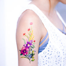 Load image into Gallery viewer, Watercolor Bouquet Flower Tattoo｜LAZY DUO TEMPORARY TATTOO STICKER SHOP HK Tattoo Design Store HK HONG KONG Chest Tattoo 防敏紋身貼紙 香港紋身店 認領圖 文青簡約美式紋身刺青師 tattoohk hongkongtattoo 小圖刺青 fine-line tattoo minimal tattoo linetattoo tattooartist 香港女紋身師 MANE INK 
