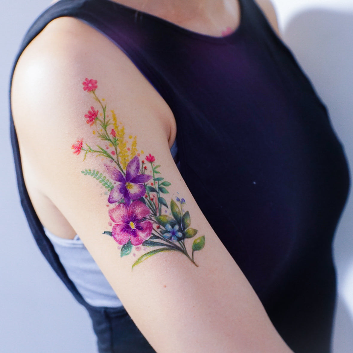 Watercolor Bouquet Flower Tattoo｜LAZY DUO TEMPORARY TATTOO STICKER SHOP HK Tattoo Design Store HK HONG KONG Chest Tattoo 防敏紋身貼紙 香港紋身店 認領圖 文青簡約美式紋身刺青師 tattoohk hongkongtattoo 小圖刺青 fine-line tattoo minimal tattoo linetattoo tattooartist 香港女紋身師 MANE INK 